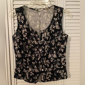Liz Claiborne Floral top size 8